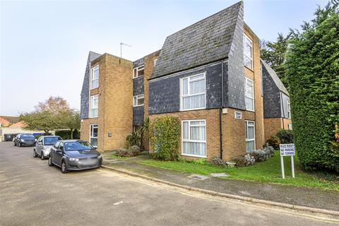 Flat 4, Terrent Court Dedworth Road, Windsor, SL4 5BH
