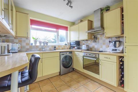 Flat 4, Terrent Court Dedworth Road, Windsor, SL4 5BH