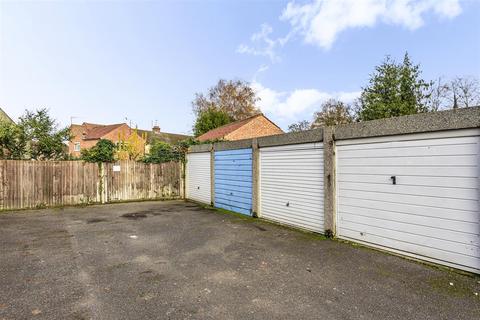 Flat 4, Terrent Court Dedworth Road, Windsor, SL4 5BH