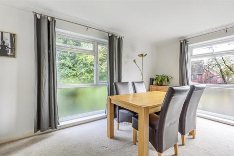 Flat 4, Terrent Court Dedworth Road, Windsor, SL4 5BH