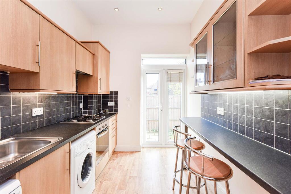 The Drive, Chingford 2 bed flat £1,500 pcm (£346 pw)