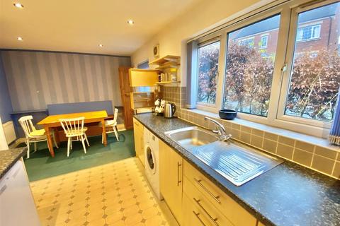2 bedroom detached bungalow for sale - Priory Lane, Macclesfield