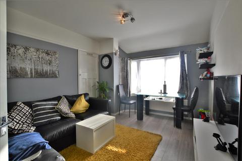 2 bedroom maisonette for sale - Broadoak Court, Slough