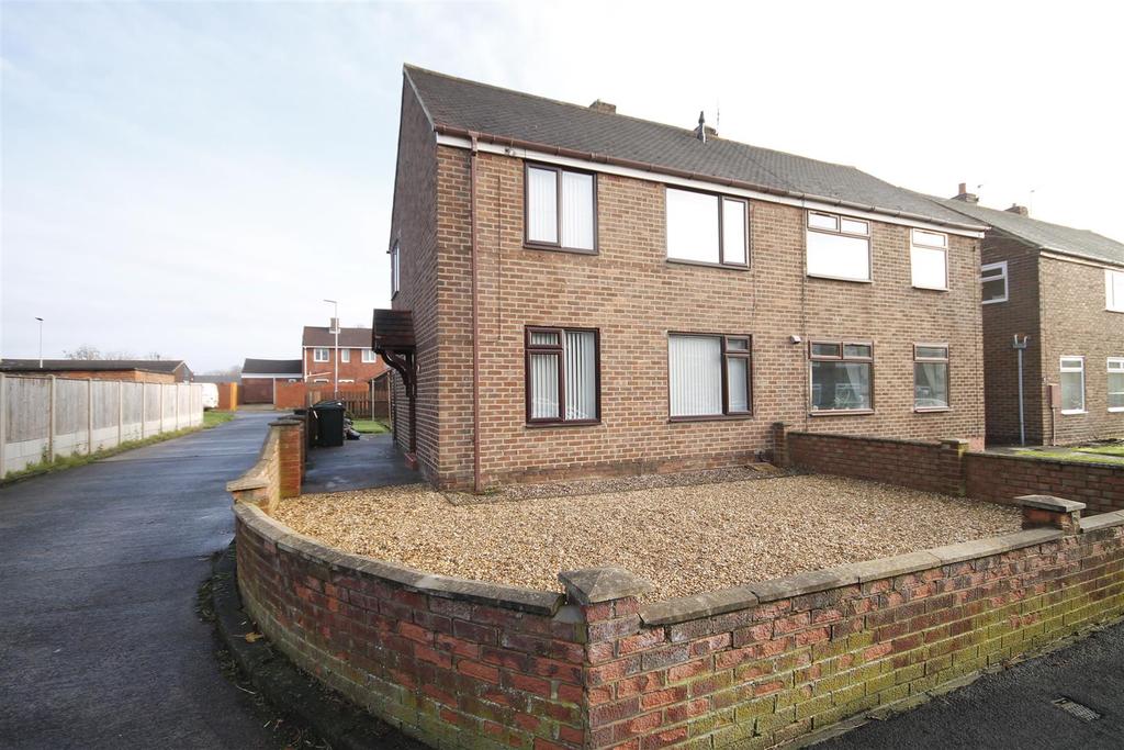 Cummings Avenue, Sherburn Village, Durham 2 bed semidetached house for
