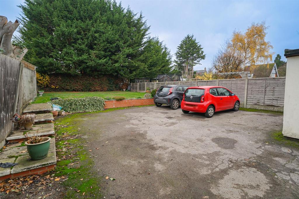 Springfield Road, Linslade 1 bed flat £169,995