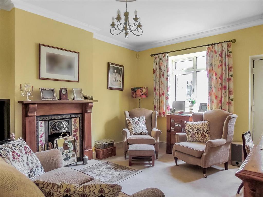 Tower Road South, Warmley, Bristol 3 bed semidetached house for sale