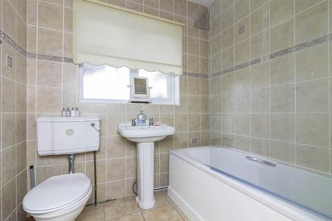 2 bedroom flat for sale - Palmerston Road, Buckhurst Hill
