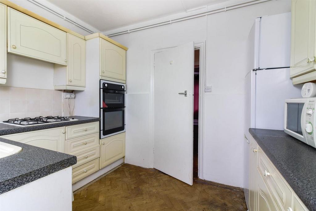 Kitchen3.jpg