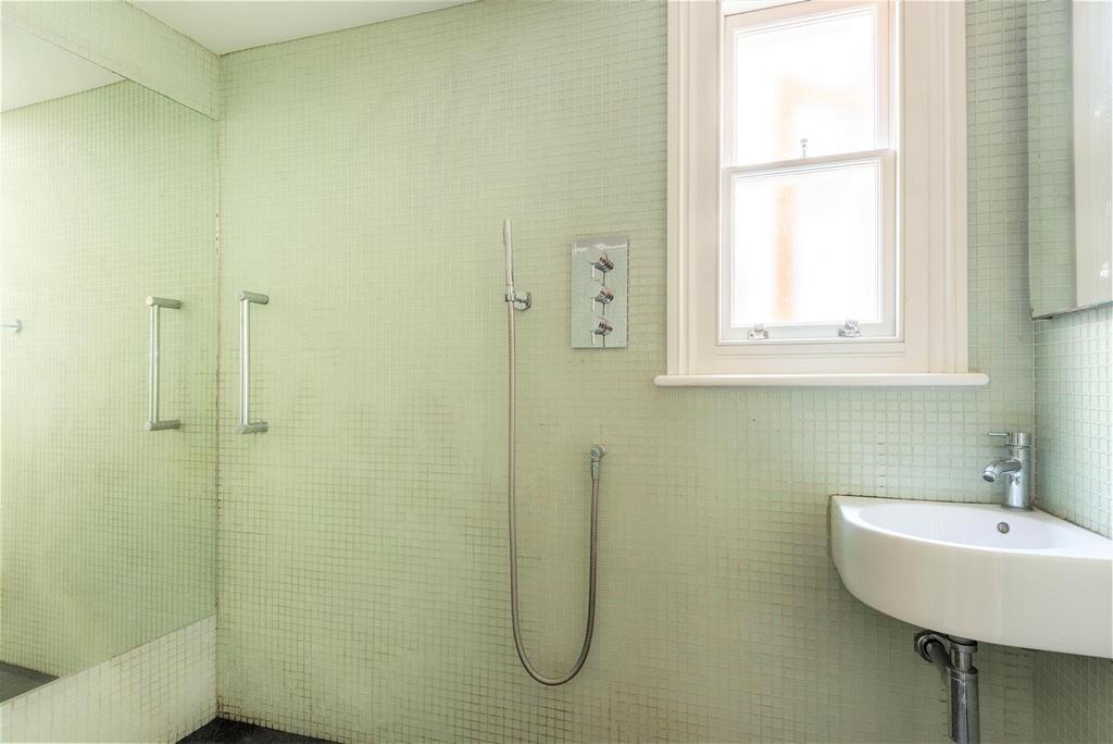 Downstairs Wet room .jpg