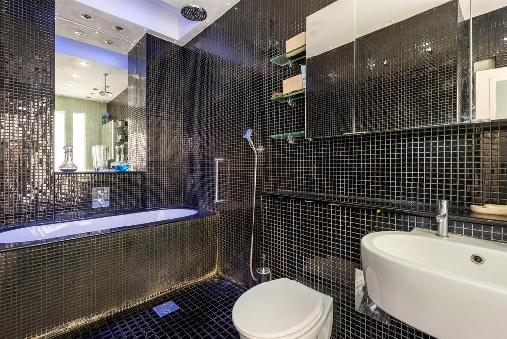 Master Bathroom .jpg