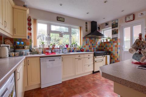 4 bedroom house for sale - Kings Close, Bexhill-On-Sea