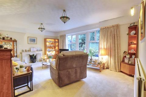 2 Kings Close, Bexhill-on-sea, TN40 1QT