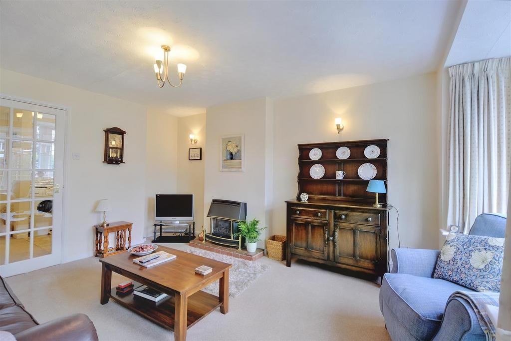Lounge/Sitting Room