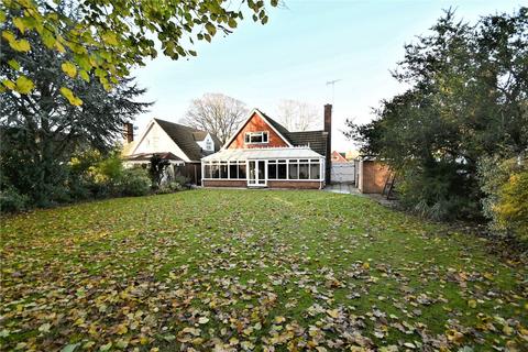 4 bedroom bungalow for sale - Halkingcroft, Langley, Berkshire, SL3