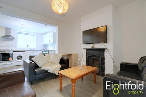 5 bedroom terraced house to rent, St Martins Street, Brighton