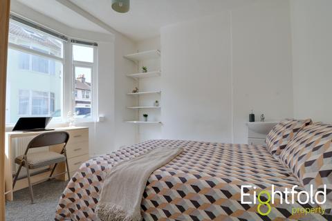 5 bedroom terraced house to rent, St Martins Street, Brighton