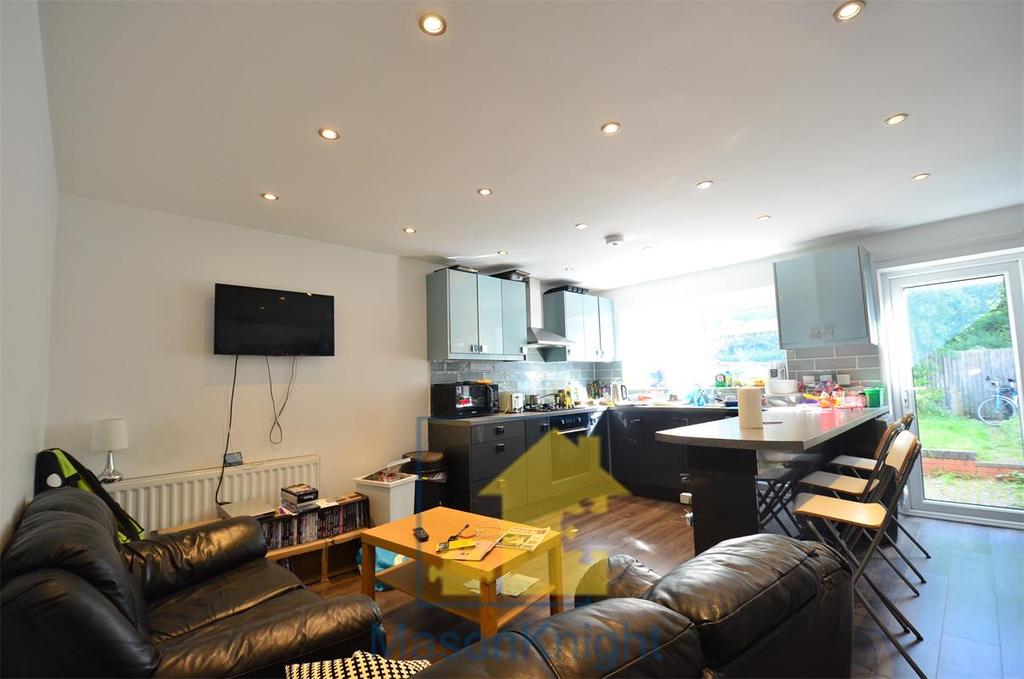 Fairgreen Way, Selly Oak, Birmingham B29 4 bed terraced house £2,111