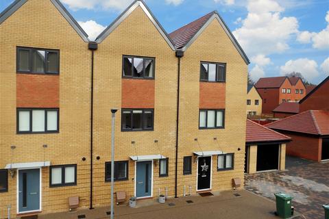 4 bedroom townhouse for sale, Gardenia Road, Langley, Maidstone, Kent