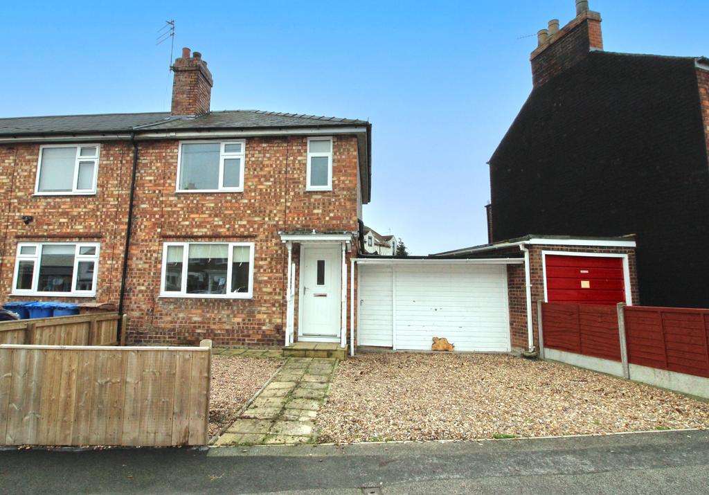 3 Bedroom House   end terrace for Sale