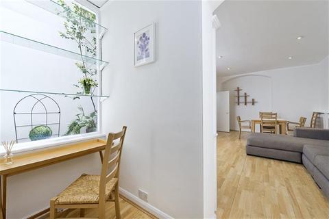 1 bedroom flat for sale, Cornwall Gardens, London, SW7