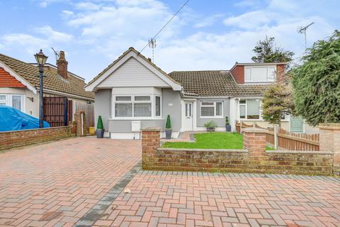 2 bedroom semi-detached bungalow for sale - Bramble Road, Canvey Island, SS8