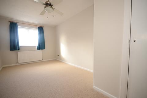 2 bedroom flat to rent - Coltsfoot Drive Horsham RH12