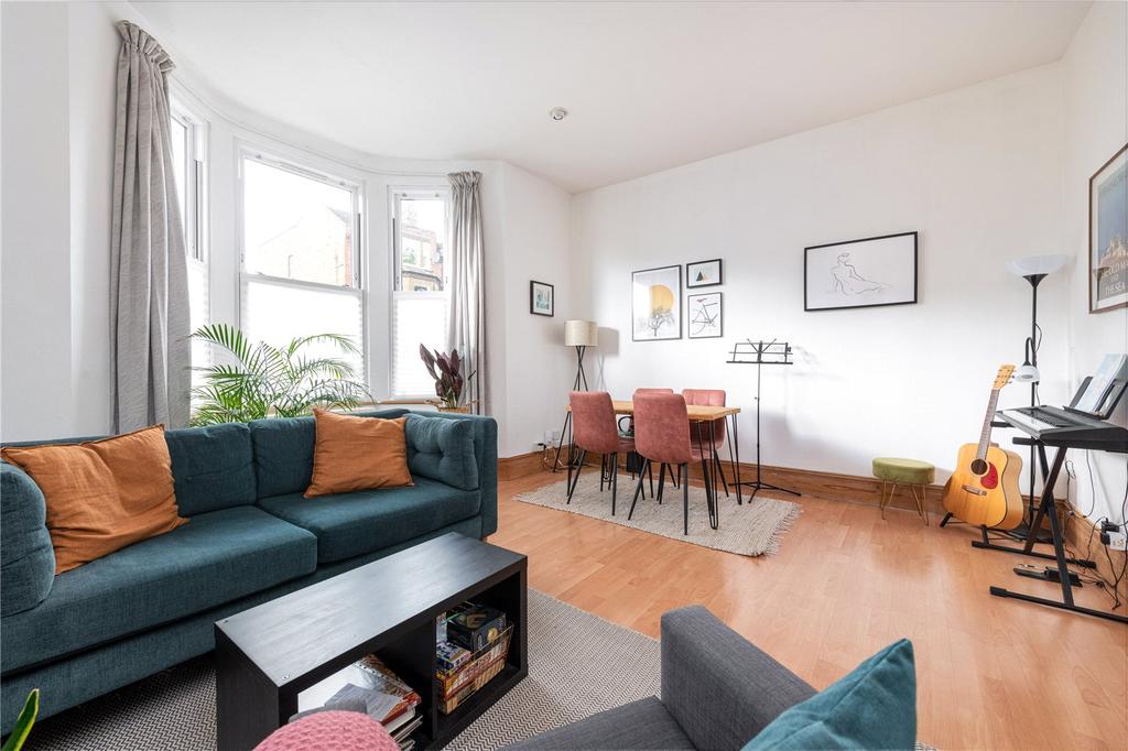 Stormont Road, SW11 1 bed apartment £1,517 pcm (£350 pw)