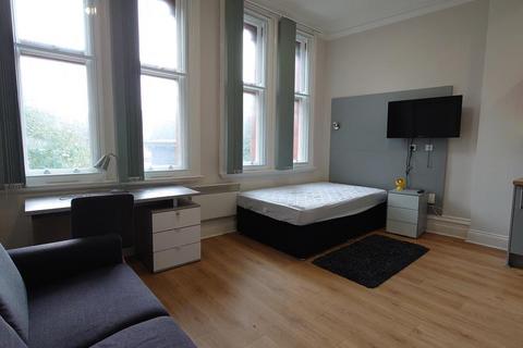 Studio to rent, 10 Guildhall Walk, Portsmouth, PO1