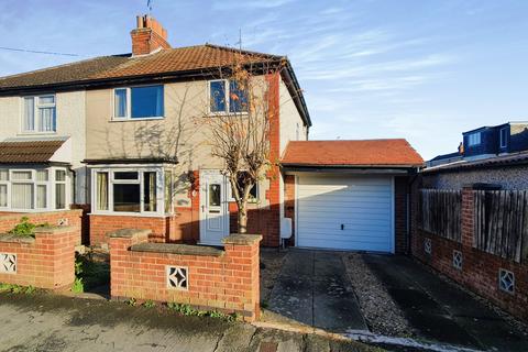 3 bedroom semi-detached house for sale - Gwendolin Avenue, Birstall, LE4