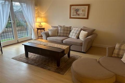 3 bedroom flat to rent, Regal Court, HU17