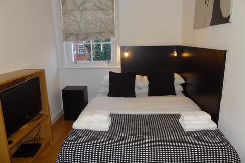 Studio to rent, Cartwright Gardens, Bloomsbury, London, WC1H