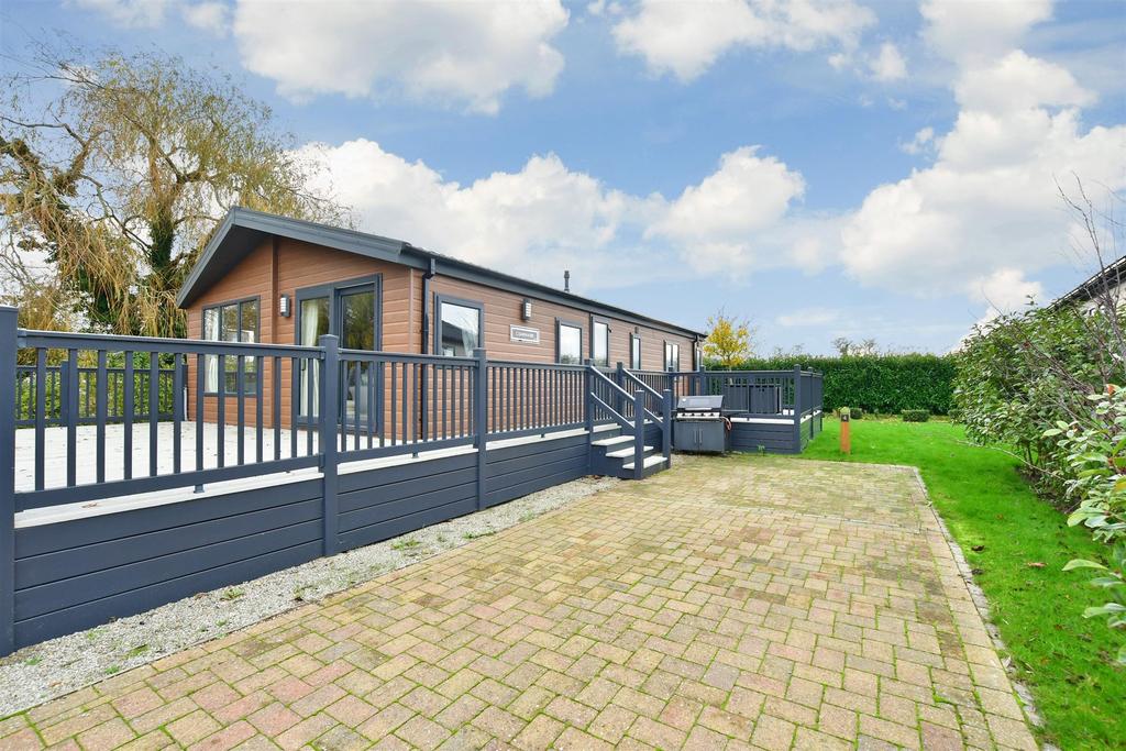 Monkton Street, Monkton, Ramsgate, Kent 3 bed park home for sale £240,000