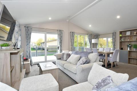 3 bedroom park home for sale, Monkton Street, Monkton, Ramsgate, Kent