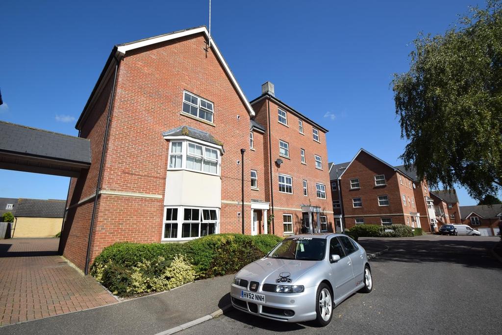 Tucker Drive, CM8 2 bed apartment £895 pcm (£207 pw)