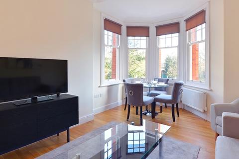 1 bedroom apartment to rent, One Bedroom One Bathroom Flat  To Let  Ravenscourt PW6