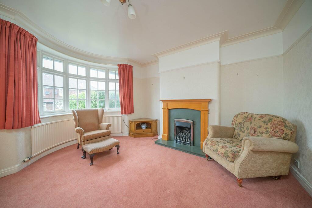 Sandy Close, Bollington, SK10 5DT 4 bed semidetached house £375,000