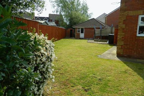3 bedroom detached house to rent, Wallace Wells Road, Burnham-On-Sea, Somerset, TA8