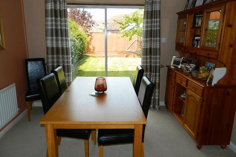 3 bedroom detached house to rent, Wallace Wells Road, Burnham-On-Sea, Somerset, TA8