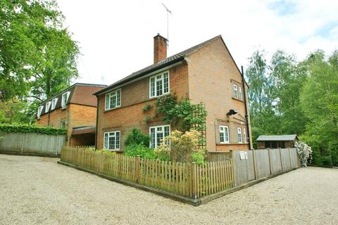 3 bedroom detached house to rent - The Cottage, 41 Marsham Lane, Gerrards Cross, Buckinghamshire, SL9