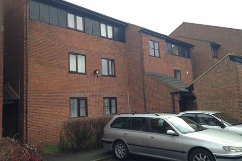 2 bedroom flat to rent, 655 Rainham Road South, RM10