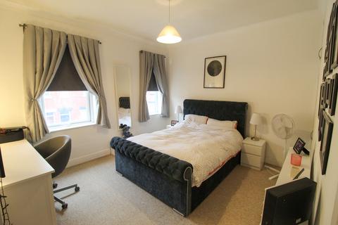 3 bedroom terraced house to rent - Mackenzie Road, Salford