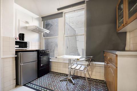 Flat share to rent, Courtfield Gardens, Earls Court, London, SW5