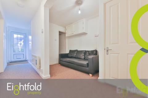 2 bedroom flat to rent, Crespin Way, Brighton