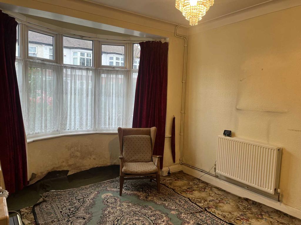 Belvedere Road, Leyton, E10 3 bed terraced house £450,000