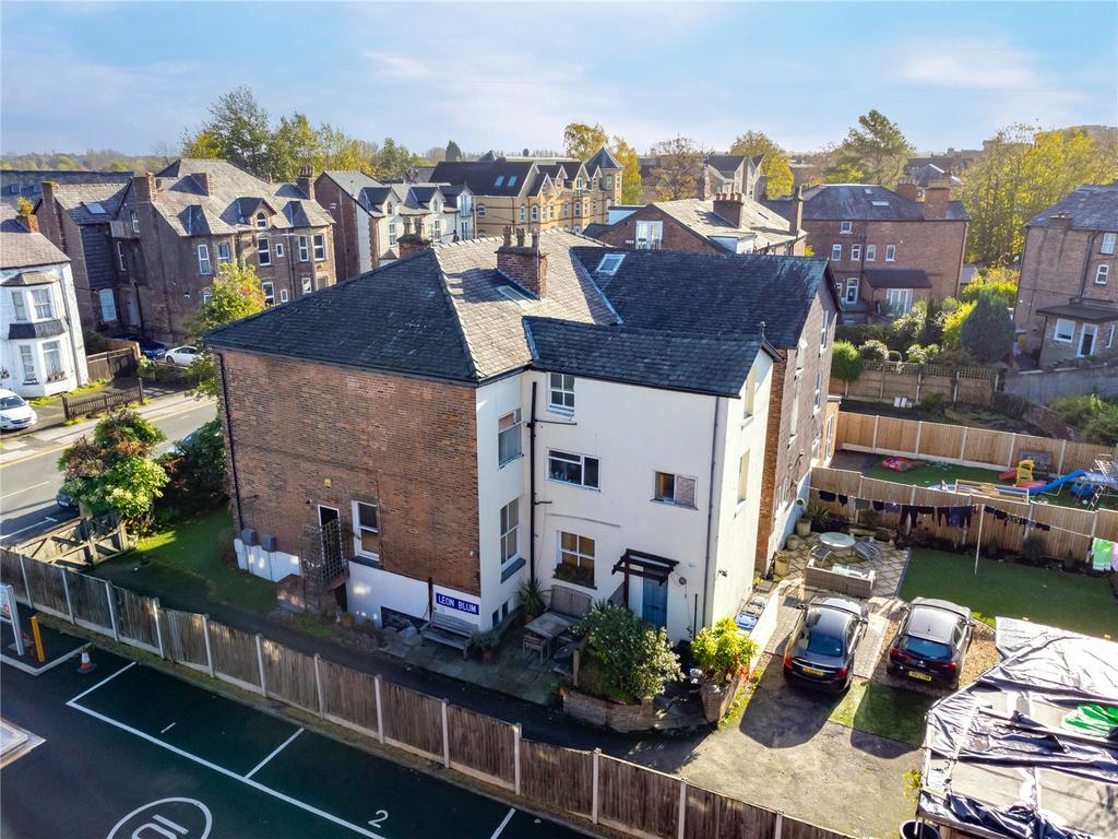 Barrington Road, Altrincham... 3 bed flat £250,000