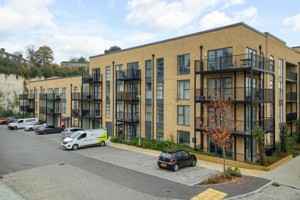 Blake Square, Cable Wharf, Northfleet 1 bed apartment £135,000
