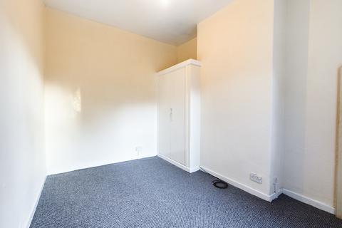 2 bedroom flat to rent, London Road, Newcastle-under-Lyme, ST5