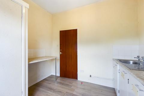 2 bedroom flat to rent, London Road, Newcastle-under-Lyme, ST5