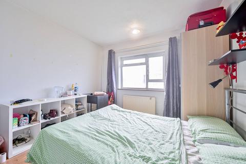 3 bedroom flat for sale - 31 Mobey Court, Studley Road, Stockwell, London, SW4