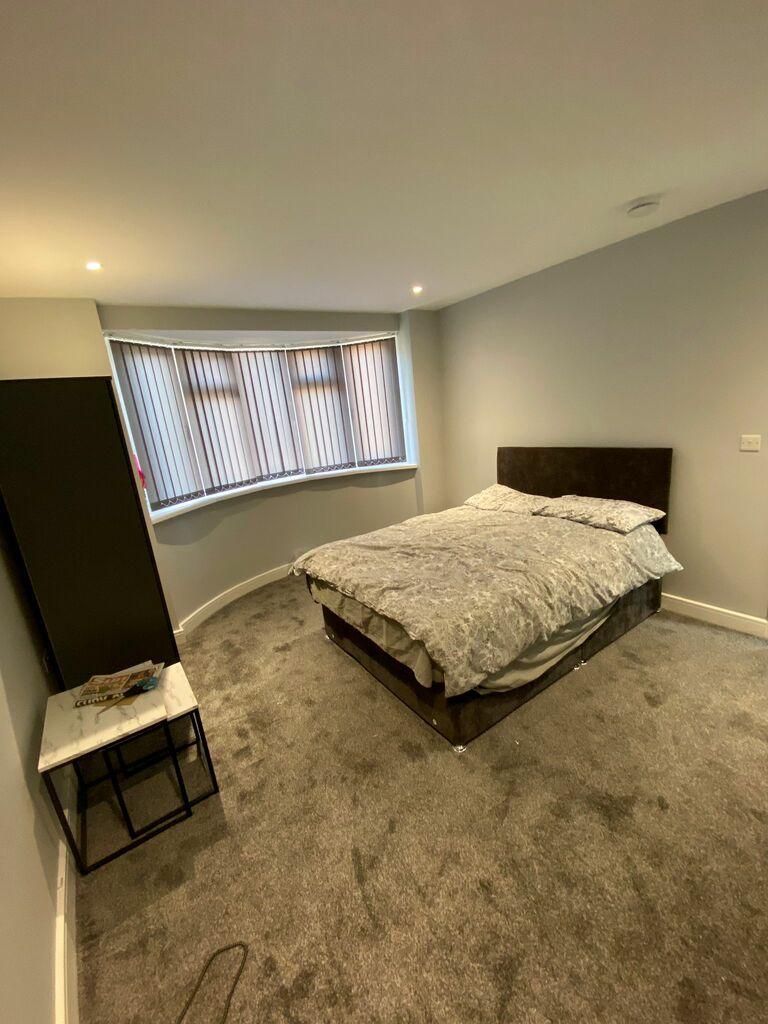 Road, Leicester, Leicestershire 4 bed semidetached house to